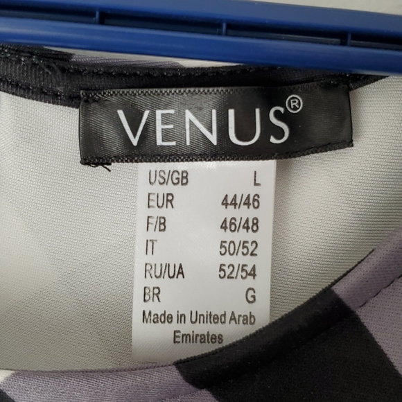 Black and flower dress - Picture 2 of 2